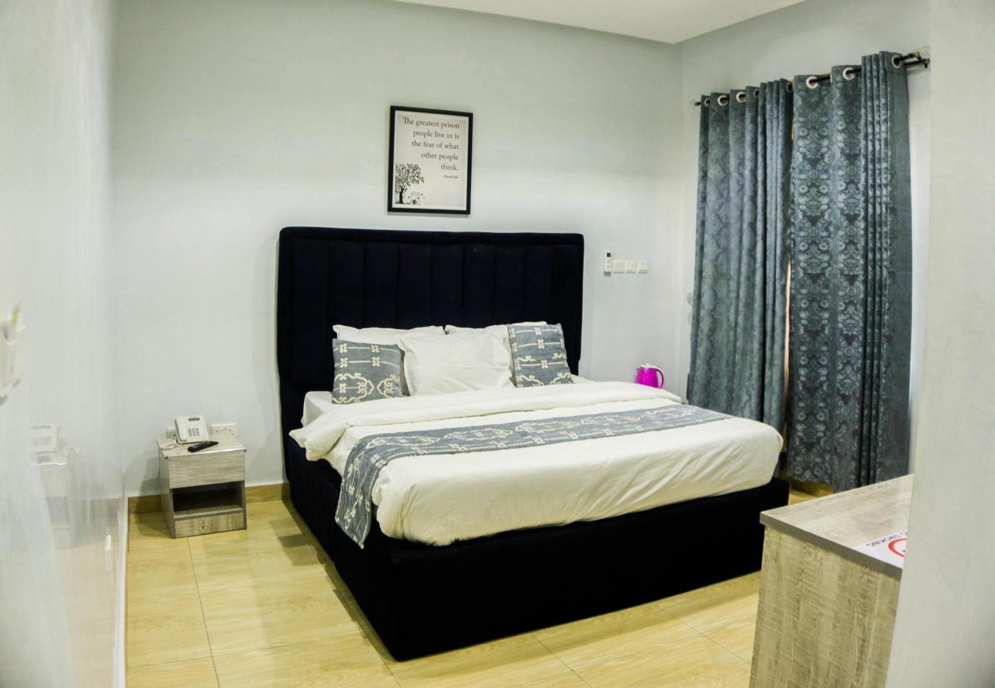 Vibes Suites Kaba Exterior photo